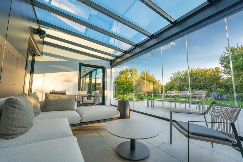 Aménagement terrasse avec pergola vitrée aluminium