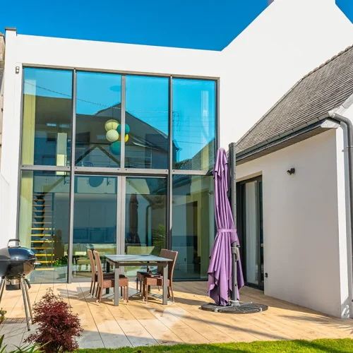 Agrandissement de maison à Landerneau avec terrasse contemporaine