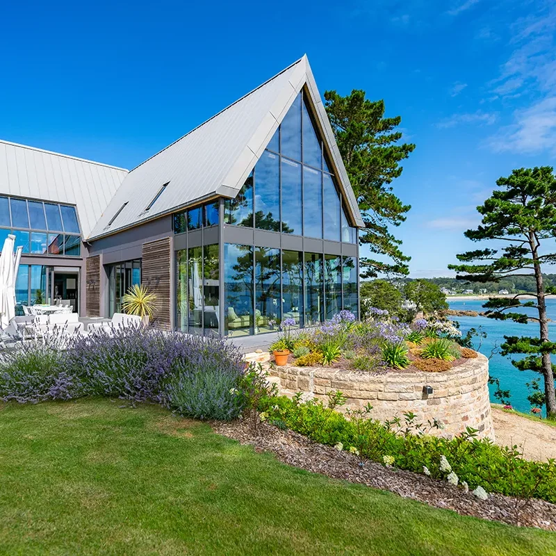 Mur rideau aluminium grande hauteur avec triple vitrage