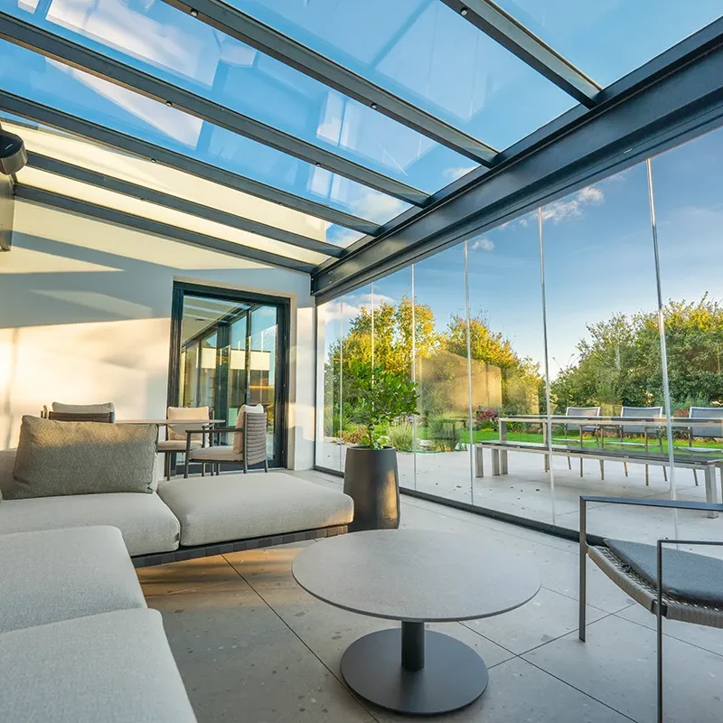 Aménagement terrasse avec pergola vitrée aluminium